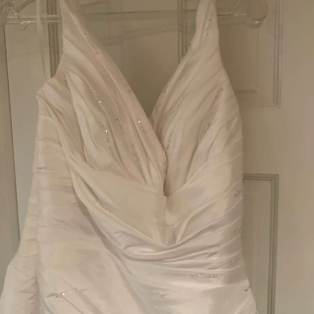 Casablanca wedding dress and veil